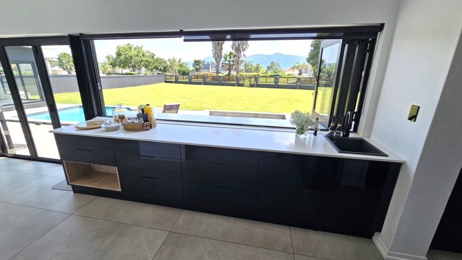 4 Bedroom Property for Sale in The Islands Estates North West